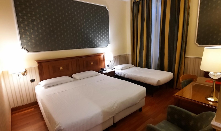 Трёхместный номер Hotel Отель Andreola Central Милан