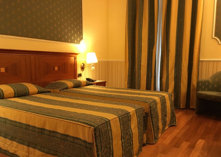 Трёхместный номер Hotel Отель Andreola Central Милан Трёхместный номер Hotel Отель Andreola Central Милан