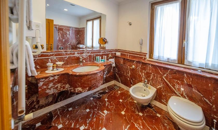 УЛУЧШЕННЫЙ НОМЕР ДВЕ КРОВАТИ Hotel Отель Andreola Central Милан УЛУЧШЕННЫЙ НОМЕР ДВЕ КРОВАТИ Hotel Отель Andreola Central Милан