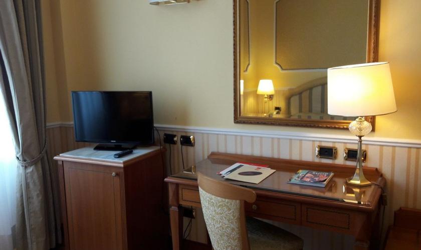 ДВУХМЕСТНЫЕ НОМЕРА CLASSIC Hotel Отель Andreola Central Милан ДВУХМЕСТНЫЕ НОМЕРА CLASSIC Hotel Отель Andreola Central Милан