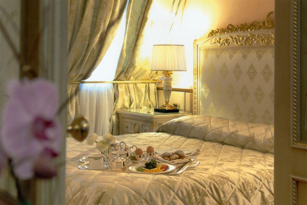 ЛЮКС DELUXE Hotel Отель Andreola Central Милан ЛЮКС DELUXE Hotel Отель Andreola Central Милан